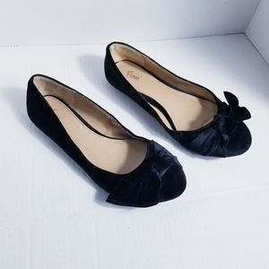 FIONI BLACK VELVET FLATS SIZE 7 WIDE